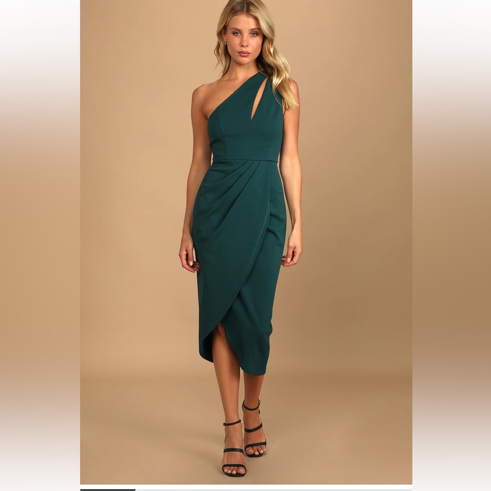 NWT So Flirty Hunter Green One-Shoulder Cutout Asymmetrical Dress
Lulus